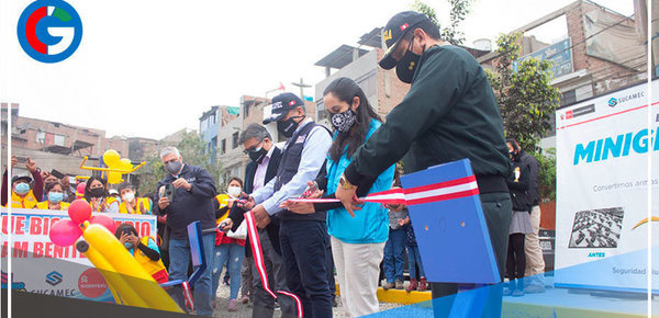SJL: Presentan minigimnasios y juegos recreativos elaborados con armas de fuego fundidas 