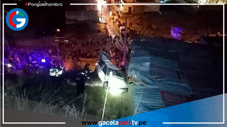 Huancavelica: Auto se despista más de 80 metros y colisiona contra vivienda