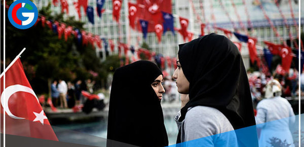 España: Escolar es expulsada de un colegio por llevar velo islámico 