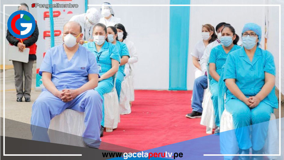 Minsa inició colocación de dosis de refuerzo a colegios profesionales de la salud