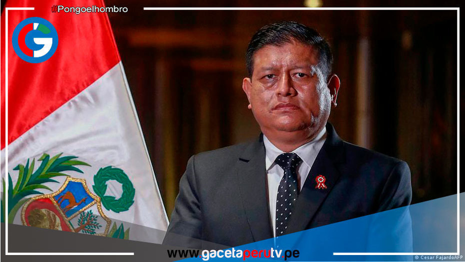 Ministro de Defensa renuncia a su cargo