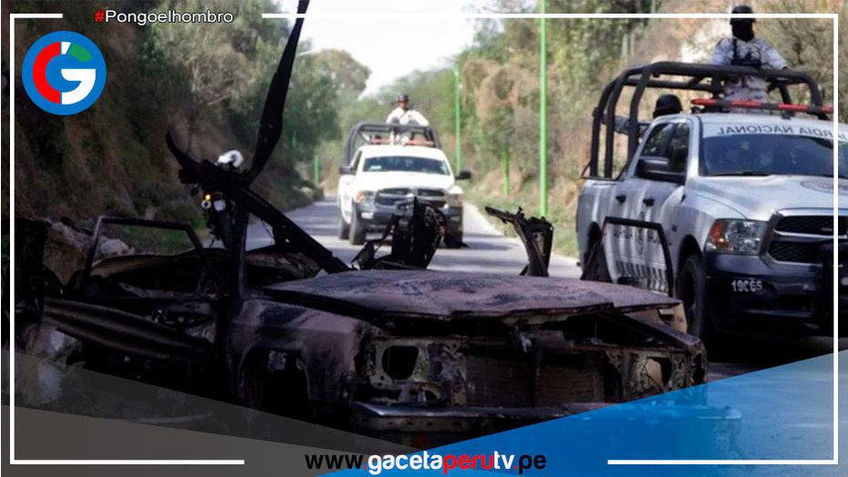 Atacan con autos bomba a un penal en México del que escaparon 9 reos