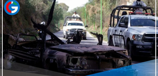 Atacan con autos bomba a un penal en México del que escaparon 9 reos