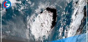 Olas golpean casas en las costas de las islas de Tonga tras alerta de tsunami masivo después de una erupción volcánica