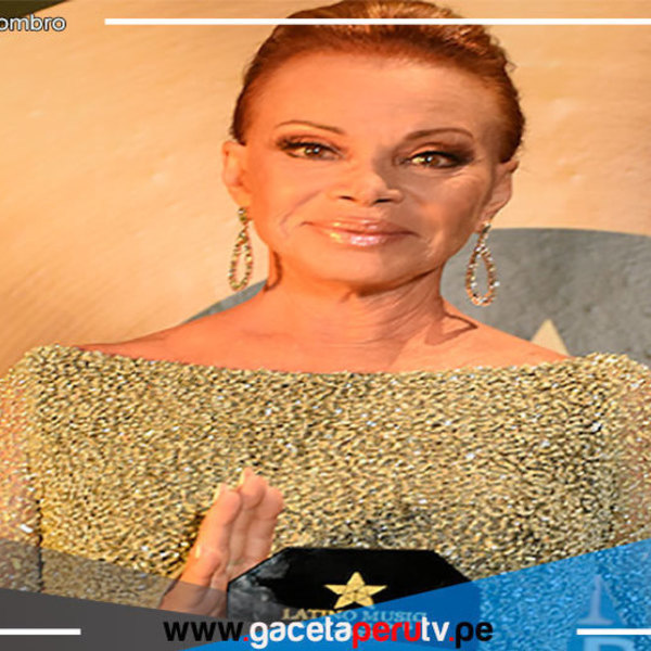 Paloma San Basilio emocionada con Premio Trayectoria Musical 