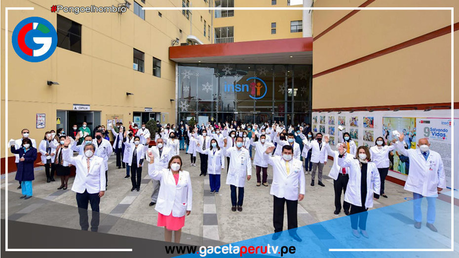 Médicos del INSN San Borja flamean pañuelos blancos por salud de niños