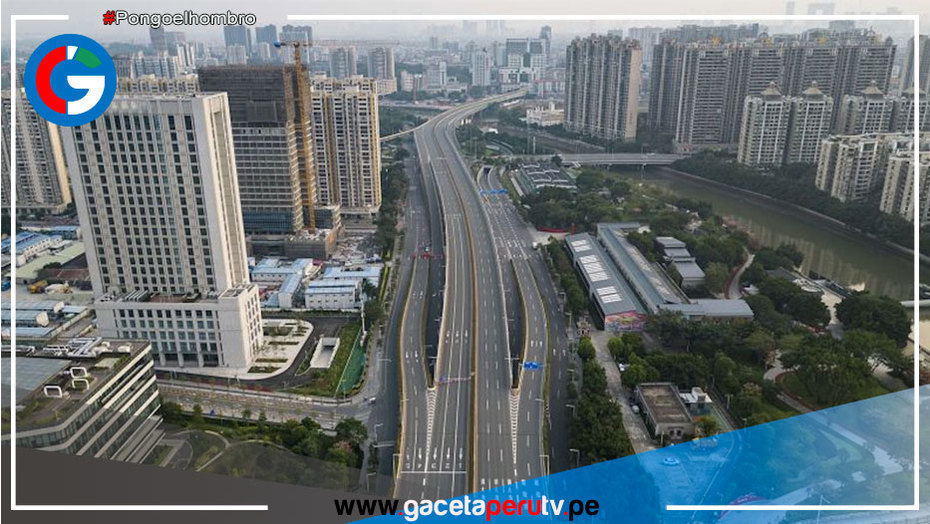 China bloquea un centro clave de transportes por el covid-19 y los mercados temen las consecuencias económicas