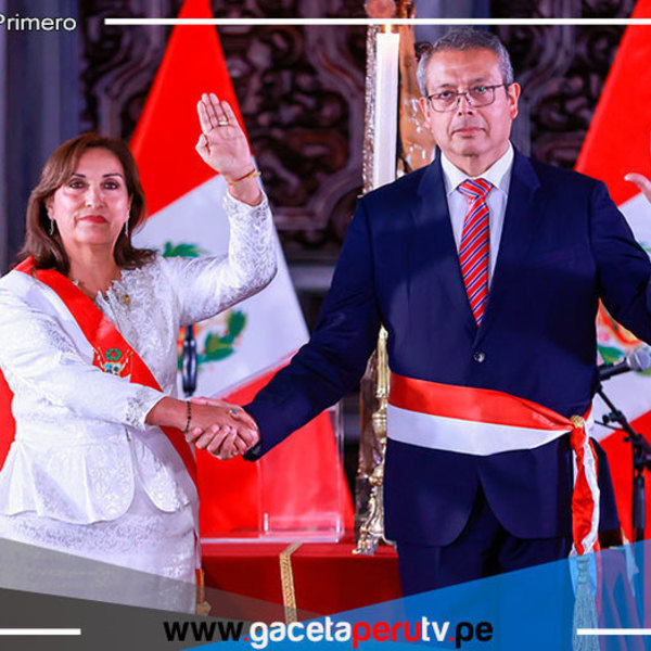 Pedro Angulo Arana jura como nuevo Premier
