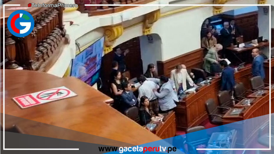 Congresista Juan Burgos fue agredido por el Congresista Pasión Dávila en el Pleno del Congreso