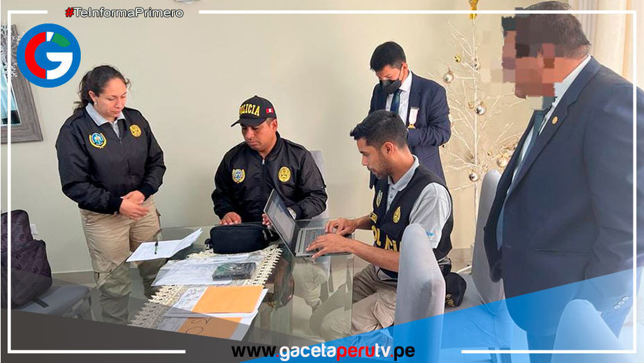 Intervienen la casa y la oficina del exministro de Defensa, Walter Ayala