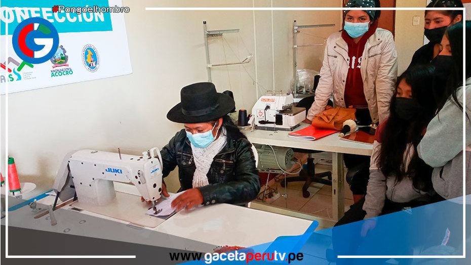 Impulsan capacitación y emprendimiento de mujeres ayacuchanas de comunidades rurales de Acocro en Ayacucho
