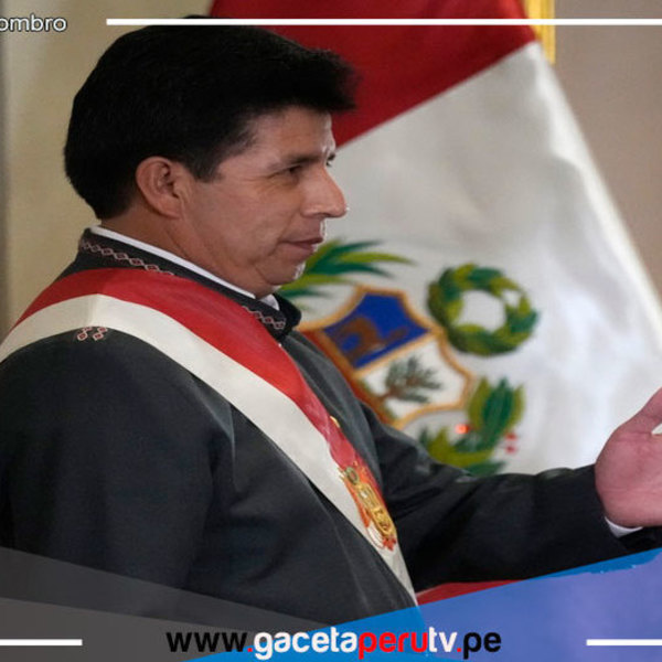 Pedro Castillo se deshace de su emblemático sombrero