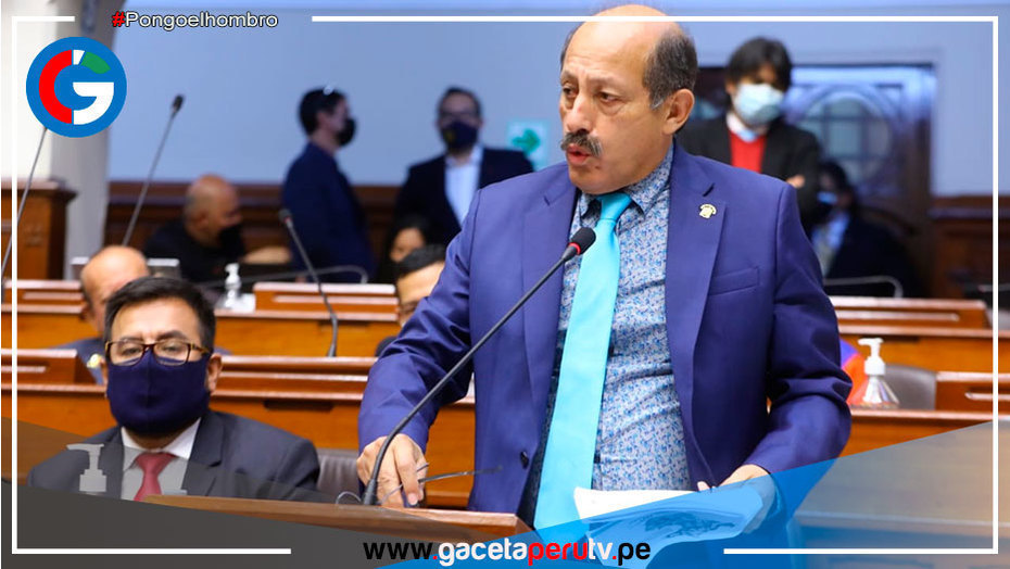 El presidente de la PCM es acusado de agresión contra su hija y esposa