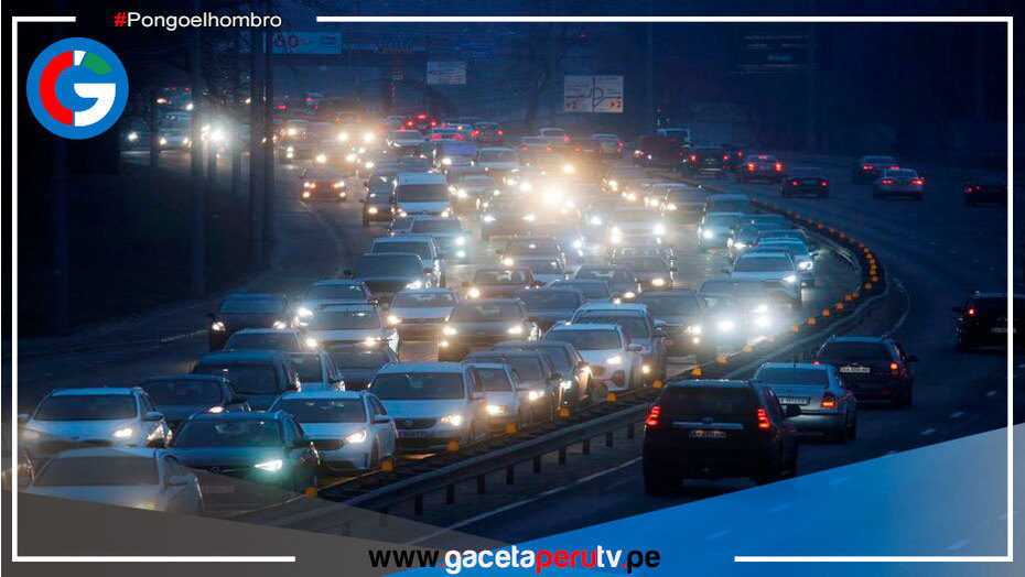 El pánico se apodera de muchos ucranianos; buscan provisiones e intentan salir de las ciudades