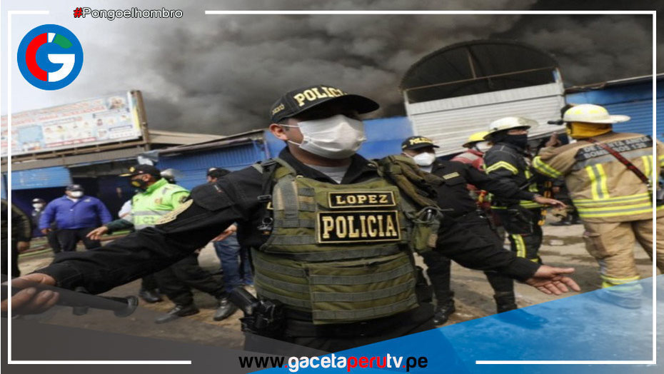 Gran incendio consume mercado de Lince