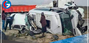 Accidente entre minivan y auto en vía Arequipa-Puno deja 5 muertos y varios heridos 