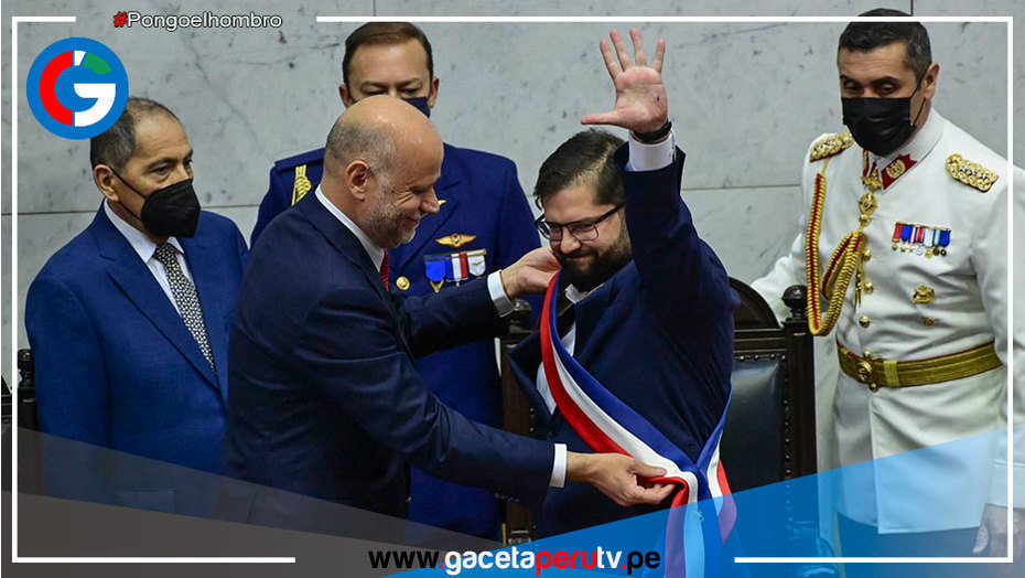 Gabriel Boric juramentó como el presidente más joven de Chile