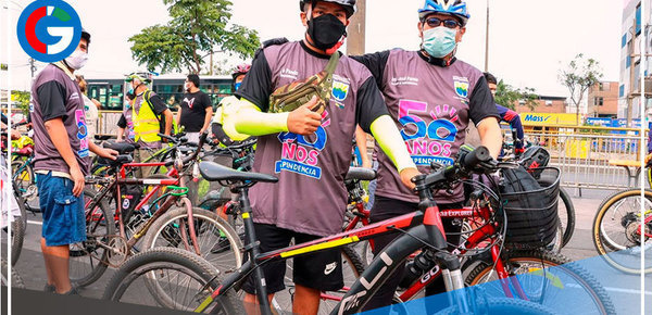 Colocan cintas reflectantes gratuitas en bicicletas en Lima norte 