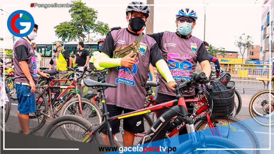 Colocan cintas reflectantes gratuitas en bicicletas en Lima norte