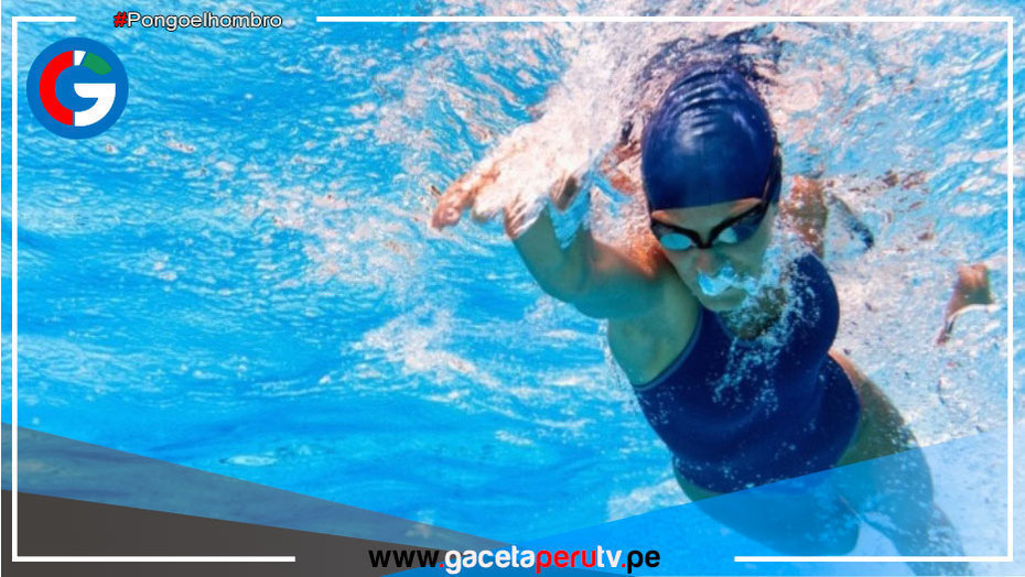 Deportistas peruanas impulsan la natación en el país