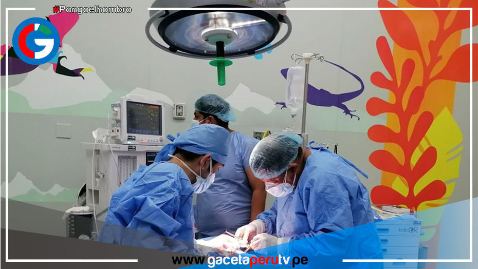 Breña: Médicos de hospital pediátrico extirpan dos tumores gigantes a niña de 12 años