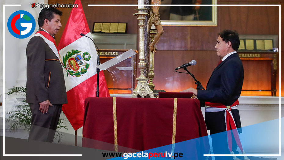 Presidente Castillo toma juramento a Nicolás Bustamante como ministro de Transportes y Comunicaciones