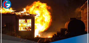 Incendio destruye fábrica de productos químicos y se expande a casas en San Juan de Lurigancho