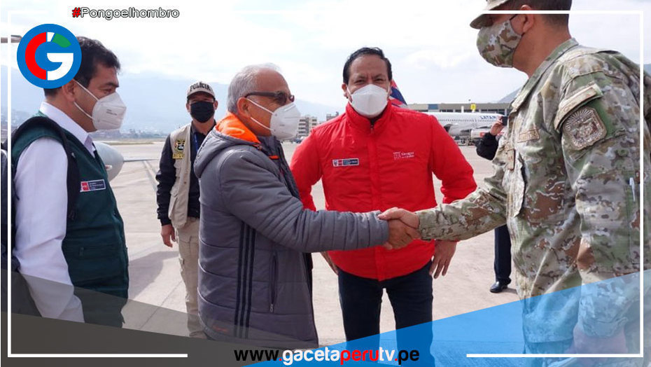 Premier llega al Cusco y fue recibido accidentadamente por manifestantes