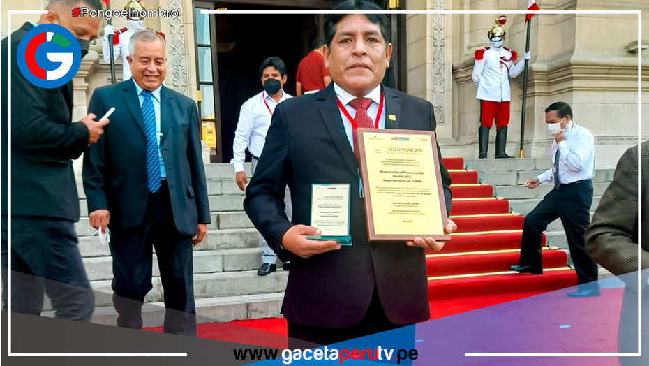 Detenido por caso Los Tiranos del Centro, recibe distinción en Palacio