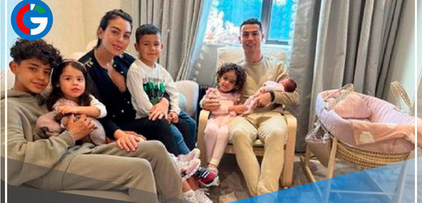 El reconocido futbolista Cristiano Ronaldo compartió un emotivo mensaje con la foto de su bebé recién nacida