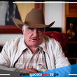 Con imagen del propio Vicente Fernández promocionan su serie 