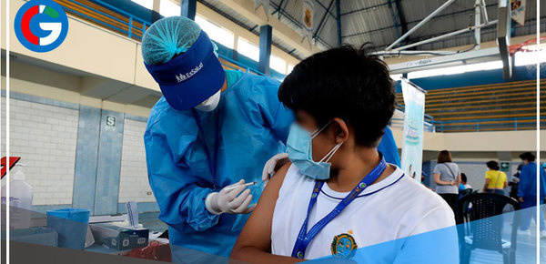 EsSalud inicia campaña itinerante de vacunación en colegios