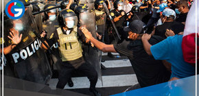 Por lo menos 25 policías heridos al enfrentar turba en Av. Abancay