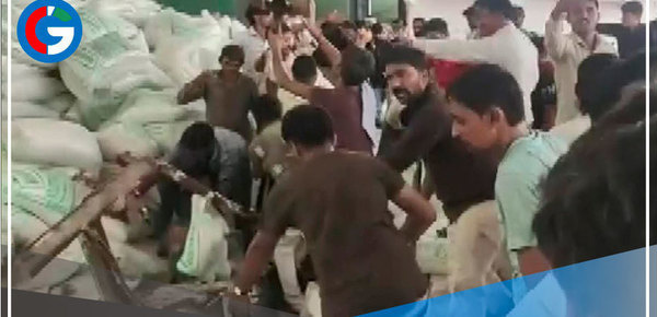 India: Al menos doce muertos al derrumbarse una pared en una fábrica de sal