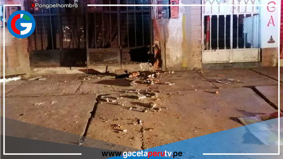 Presuntos chantajistas detonaron explosivos frente a la puerta de una empresa