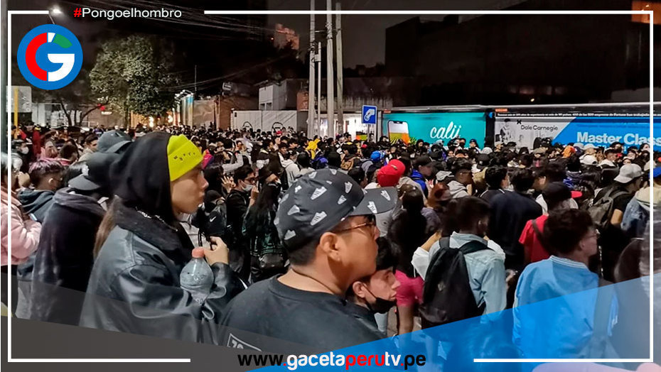 Cantante colombiano Feid provoca caos a su llegada a la Ciudad de México