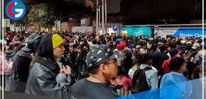 Cantante colombiano Feid provoca caos a su llegada a la Ciudad de México