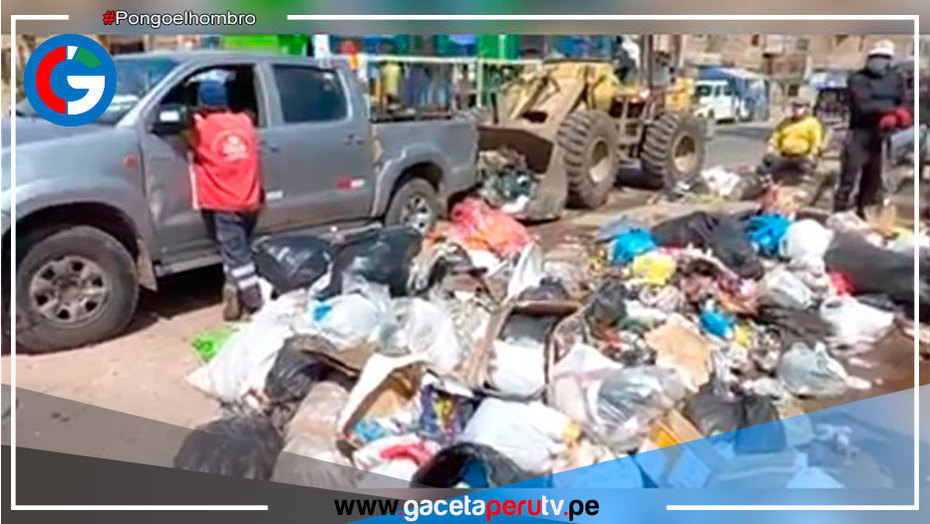 Vecinos chiclayanos denuncian que municipalidad distrital arroja la basura del sector en la vía pública