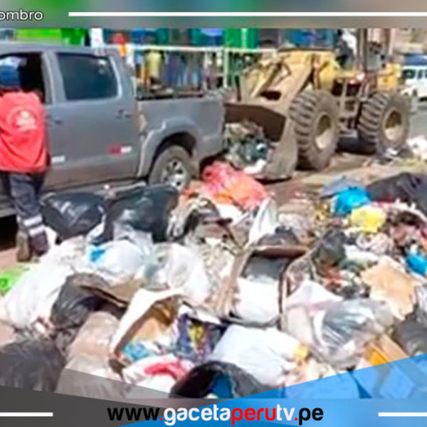 Vecinos chiclayanos denuncian que municipalidad distrital arroja la basura del sector en la vía pública