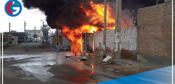 San Juan de Lurigancho: Fuego consumió almacén de colchones