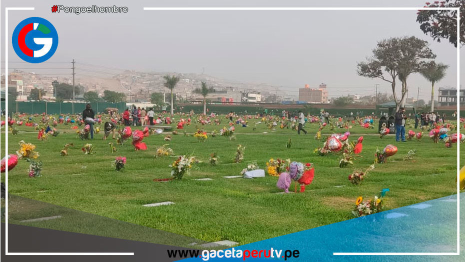 Cementerio abarrotado por celebración del Día de la Madre en Puente Piedra