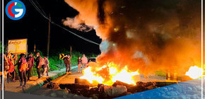 Ecuador con hogueras y barricadas indígenas reclaman ayuda económica 