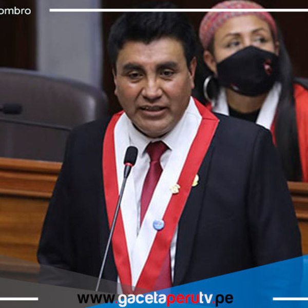 Óscar Zea renunció a la bancada de Perú Libre