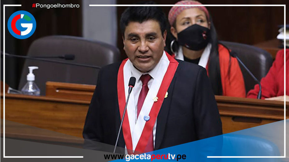 Óscar Zea renunció a la bancada de Perú Libre