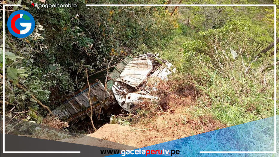 Dos personas fallecieron y siete resultaron heridas en un accidente de tránsito
