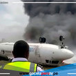 Somalia: Avión se estrella, termina volcado en medio del fuego y no hay muertos