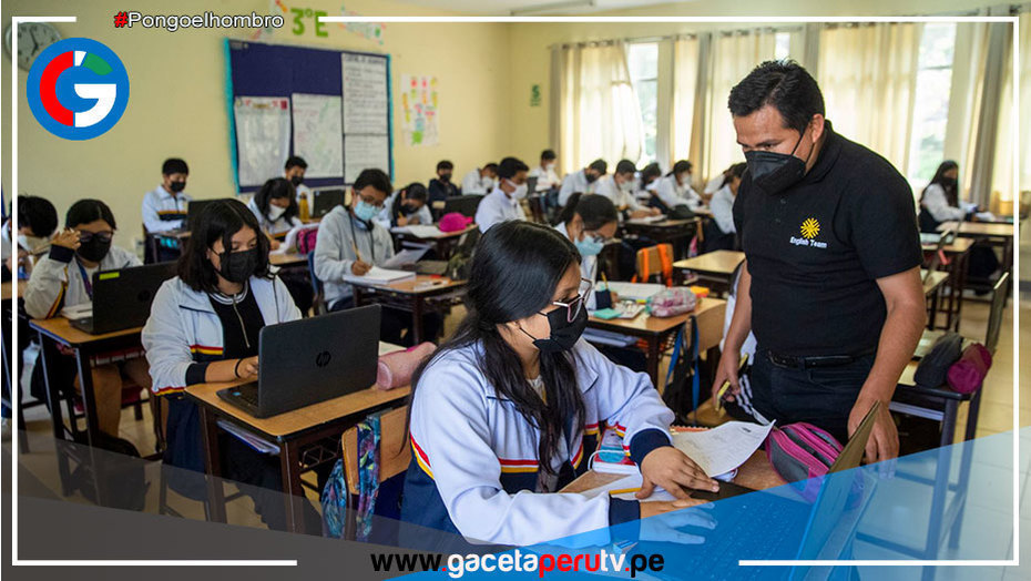 Más de 570,000 docentes en Perú celebrarán hoy 6 de julio
