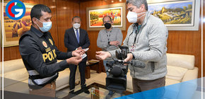 Entregan a periodistas de Cuarto Poder equipos de prensa recuperados en el distrito de Chadín