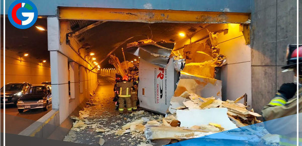 Camión frigorífico terminó destrozado tras impactar contra la estructura del puente del óvalo Higuereta