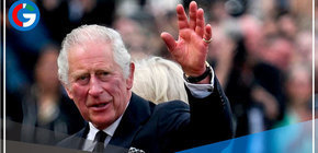 Británicos abrazan a Carlos III que promete servirles "toda la vida"